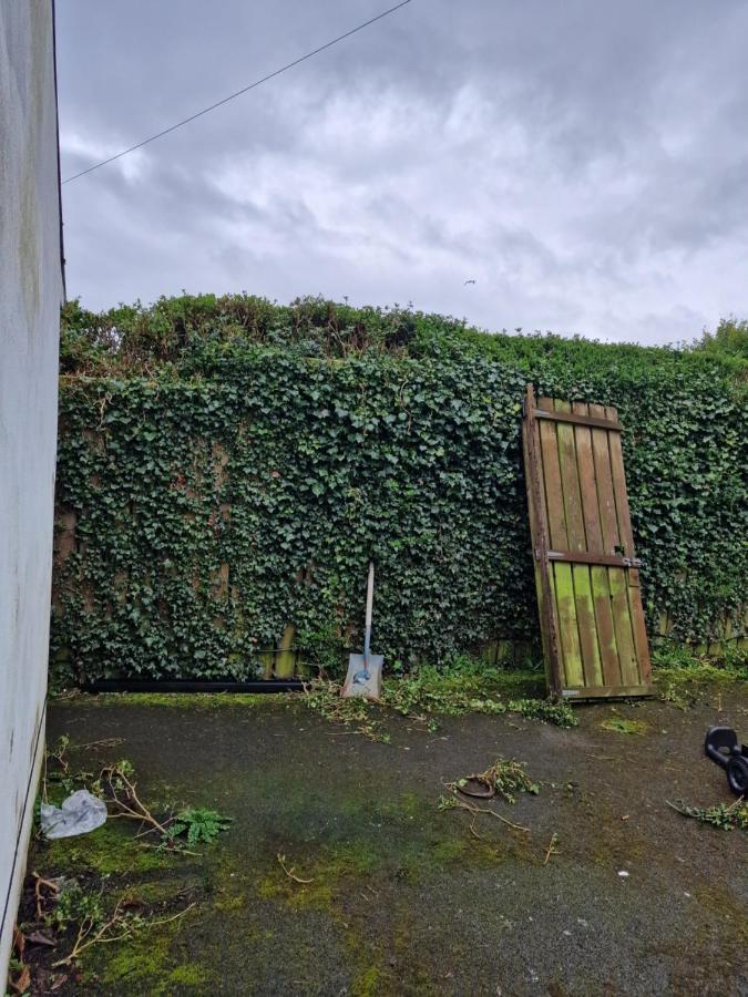 Aunty Katie'S House, Ni Tourist Board Certified & Located On The Main Oldpark Road To Belfast, With Free Continental Breakfast & Free Ultra Fast Sky Internet, Free Sky Sports & Free Sky Cinema, Self-Check In After 10Pm Gmt Exterior foto
